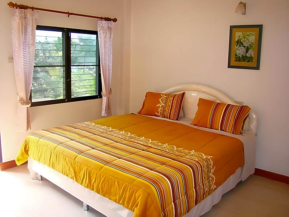 Petch Nakhonthai Homestay