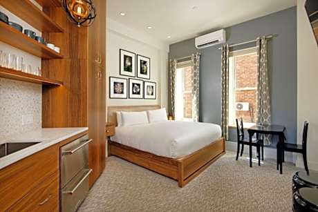 Independence Square 212, Studio with Beautiful Finishes. A+ Location in Downtown Aspen