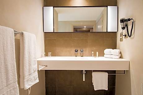 Superior Room, City View (2 Twin Beds)