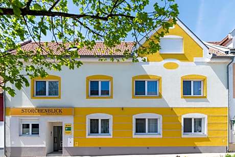 Pension & Weingut Storchenblick