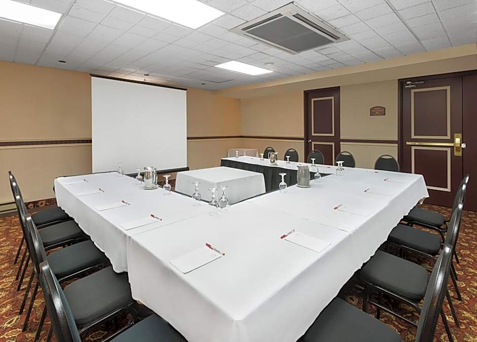 Ramada Plaza by Wyndham Gatineau/Manoir du Casino