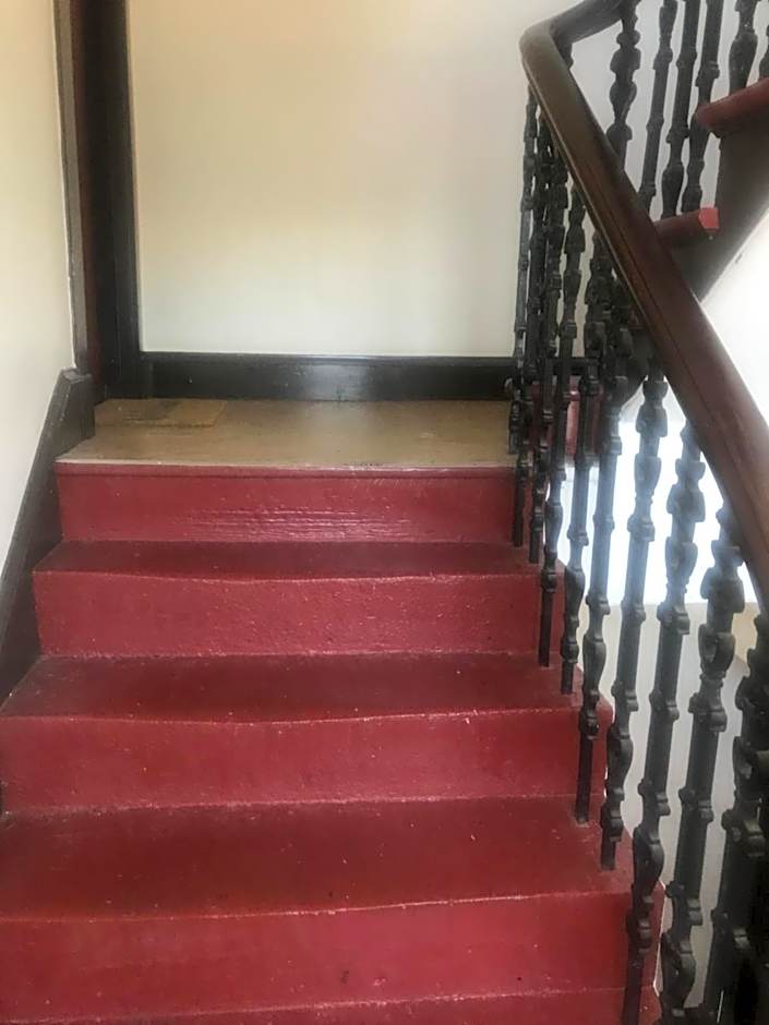 Prime location rooms in high street