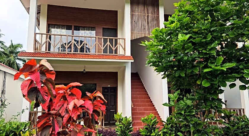 Hotel Exotica Squares