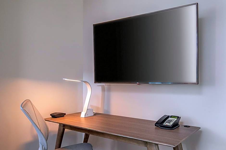 Element Hampton Peninsula Town Center