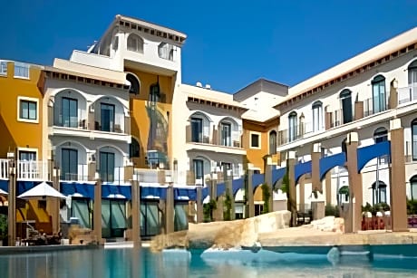 Deluxe Suite with Spa Bath