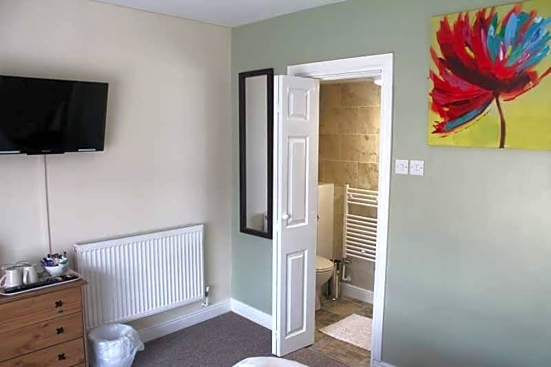 Riverside Guest House