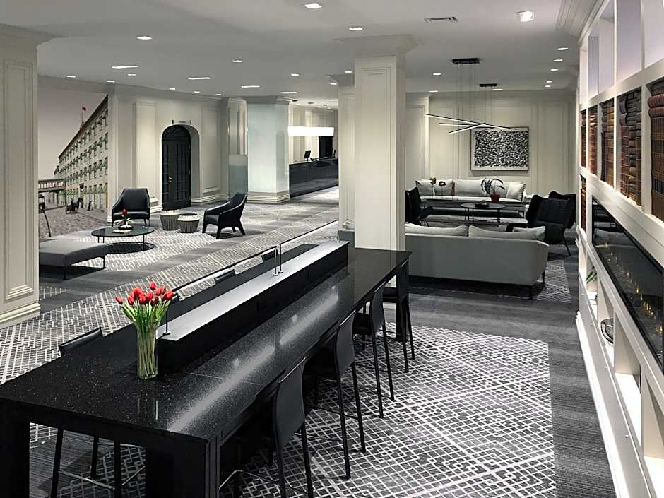 Manoir Victoria Hotel