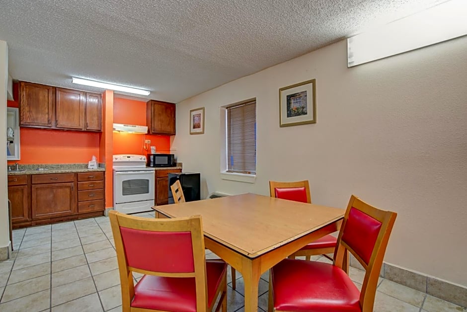 Americas Best Value Inn - Laredo