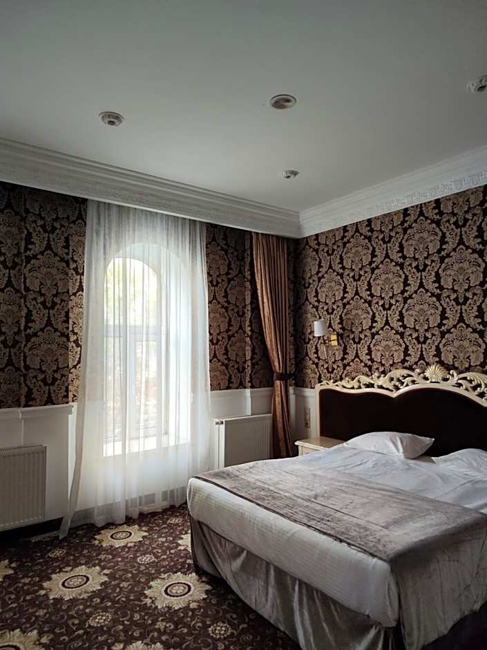 Royal Grand Hotel