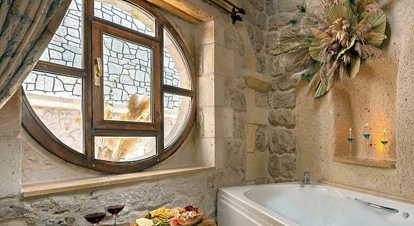 Acer Cave Hotel