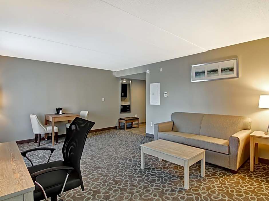 Holiday Inn Express & Suites Oshawa Downtown By IHG