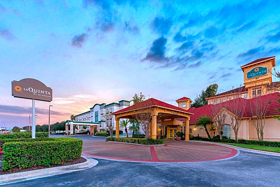La Quinta Inn & Suites by Wyndham Usf (Near Busch Gardens)