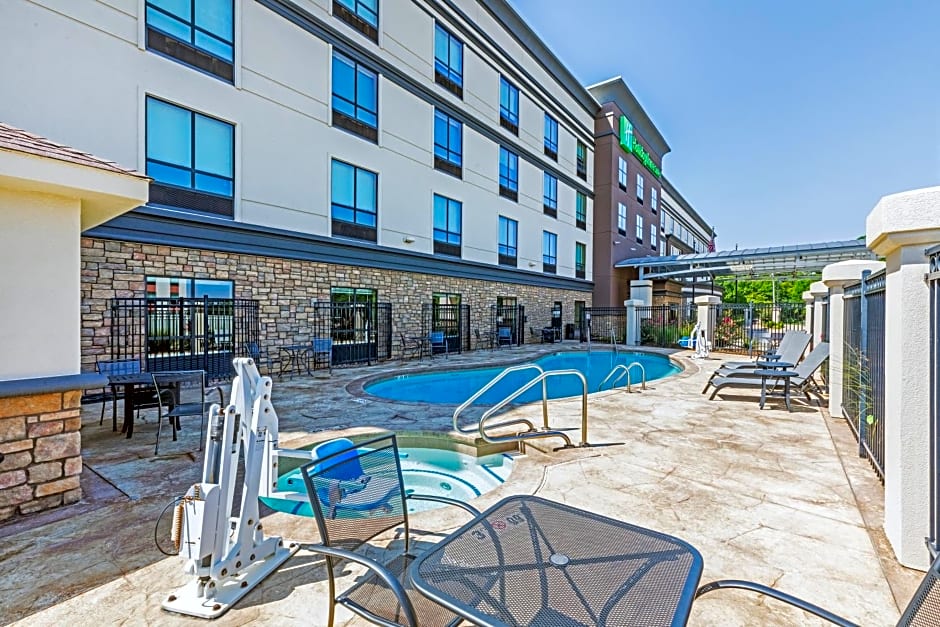 Holiday Inn & Suites Stillwater-University West