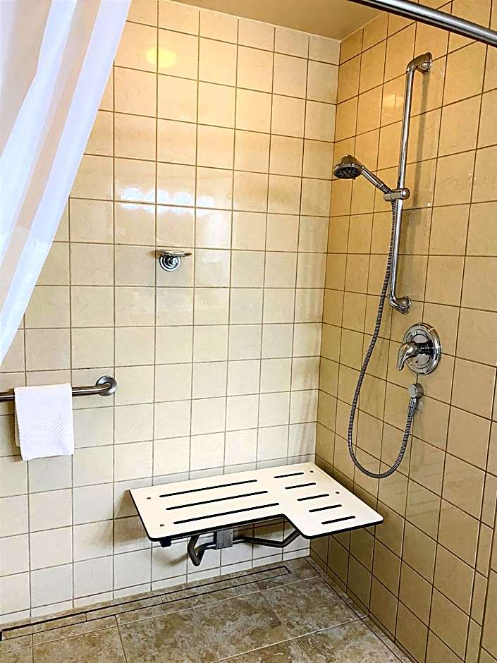 Quality Inn & Suites Sequim at Olympic National Park