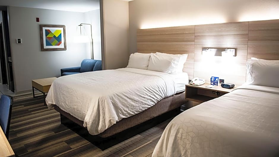 Holiday Inn Express Hotel & Suites Sedalia, an IHG Hotel