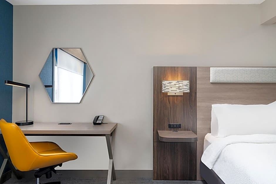 Holiday Inn Express & Suites Bozeman West By IHG
