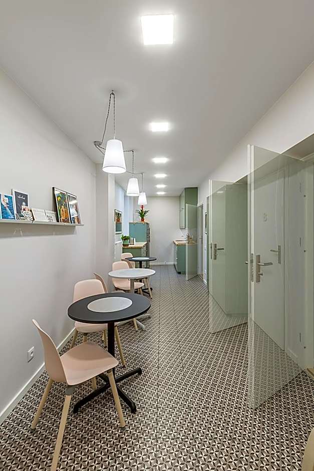 Art & Comfort Rooms