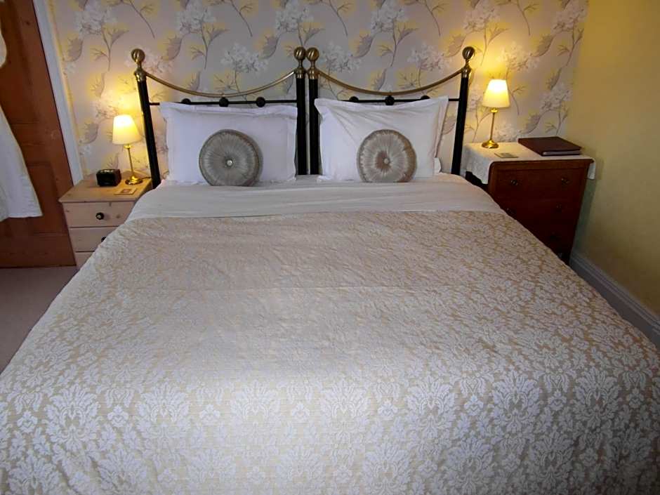 Anton Guest House Bed and Breakfast