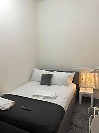 Room 3 • Double Bed in London King’s Cross