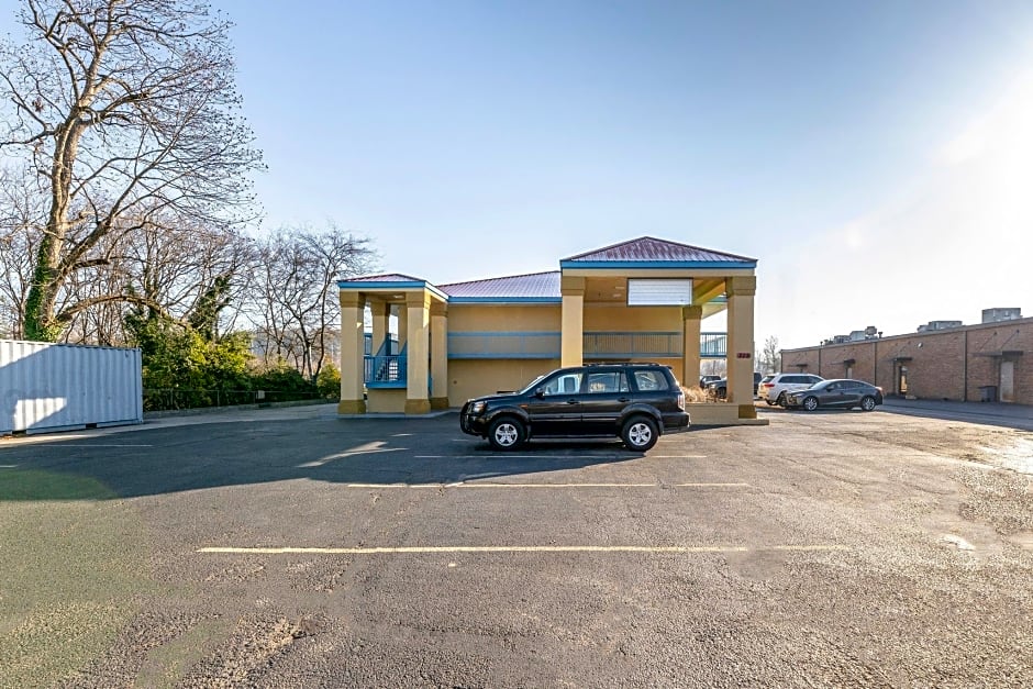 OYO Hotel Rome GA Historic District – Rome, GA