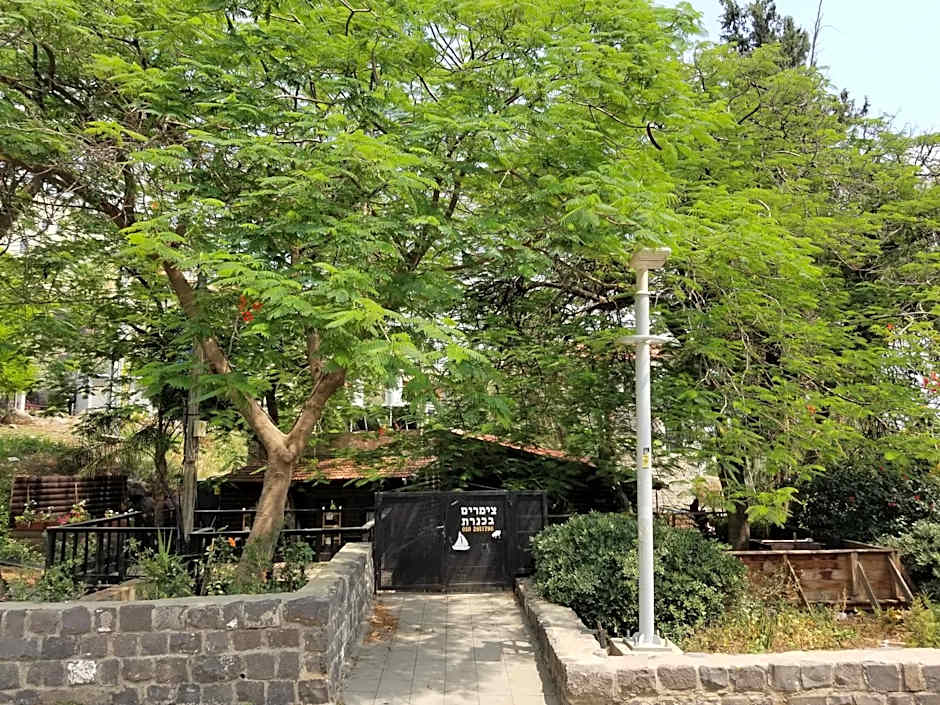 Hofesh Yehonatan Cabin - Tiberias Promenade
