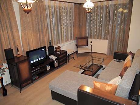 Deluxe King Suite