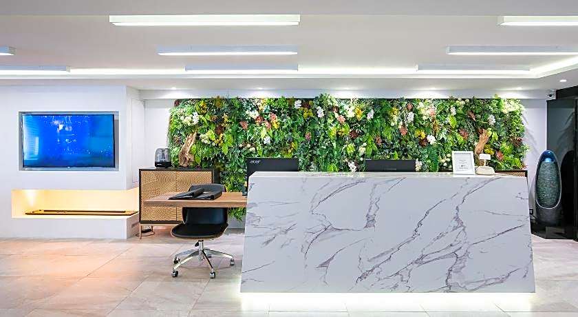 Benviar Tonson Residence