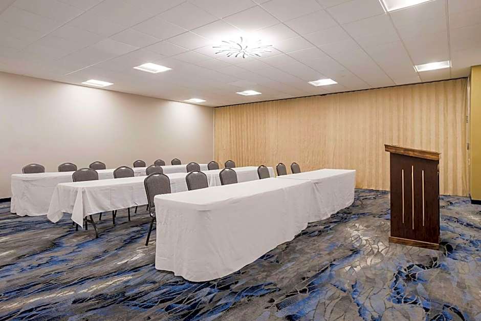 Clarion Pointe Sylva near Cherokee Area