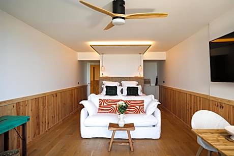 Prestige Suite with Sea View and Jacuzzi