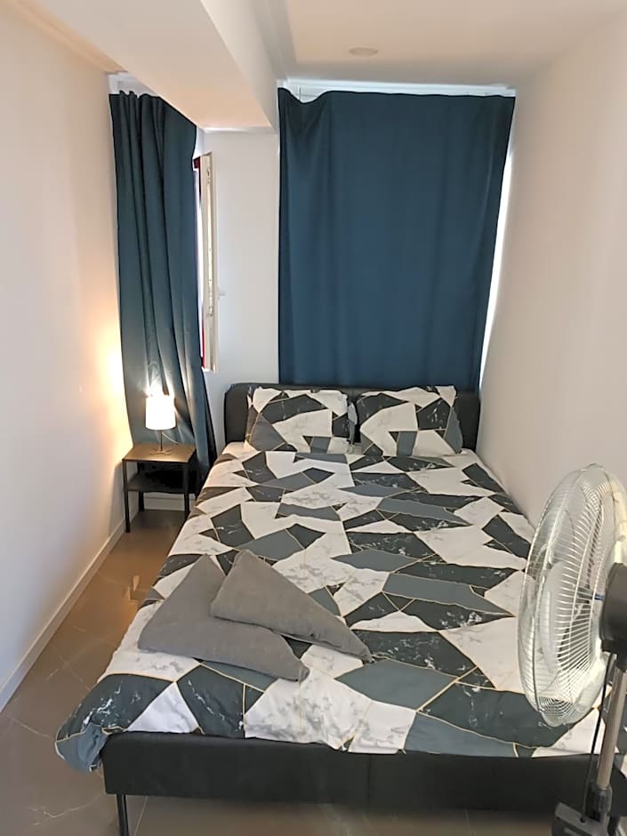 Plaza Caparica Hostel