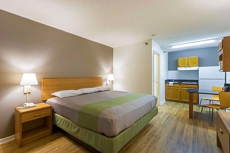 Studio 6-Statesboro, GA