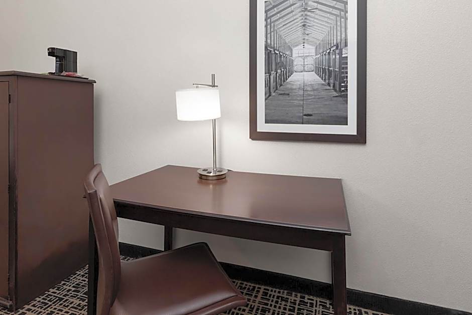 La Quinta Inn & Suites by Wyndham Brownwood