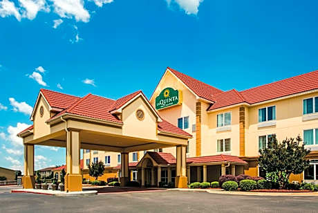 La Quinta Inn & Suites by Wyndham Russellville