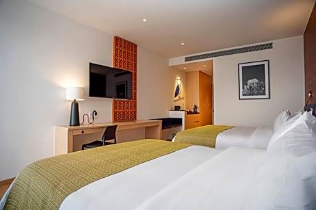 Queen Room with Two Queen Beds - High Floor/Non-Smoking