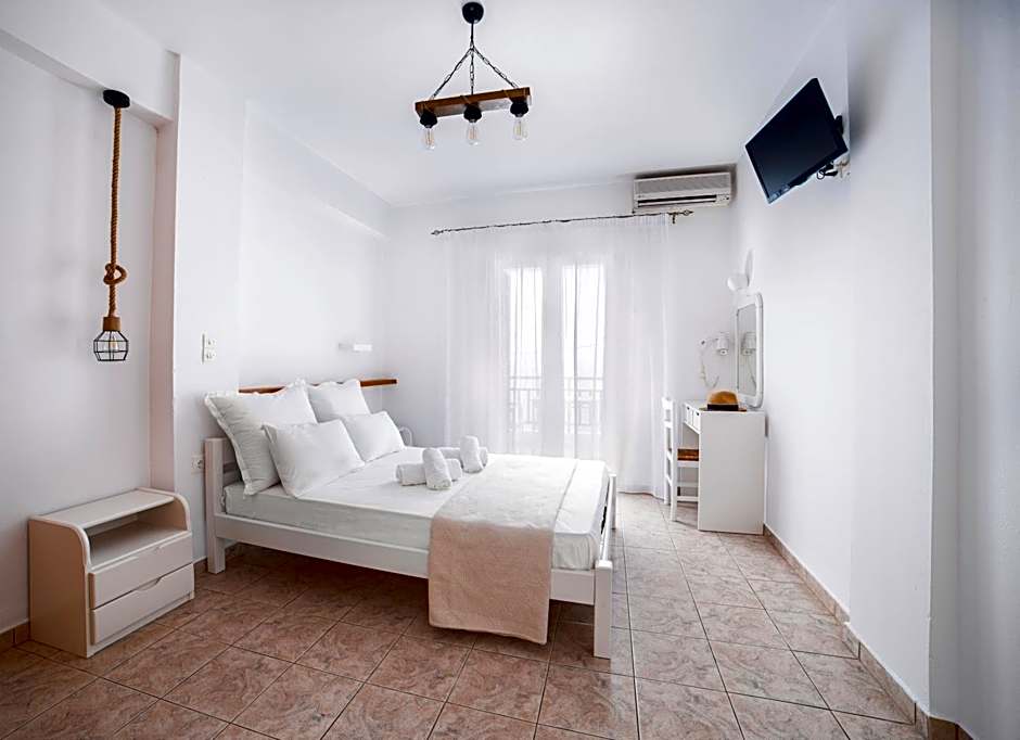 Zdjęcie 1 z 9 — 1 Double Bed or 2 Beds, Sea View