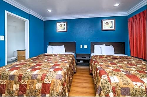 Travelodge by Wyndham Sacramento Convention Center