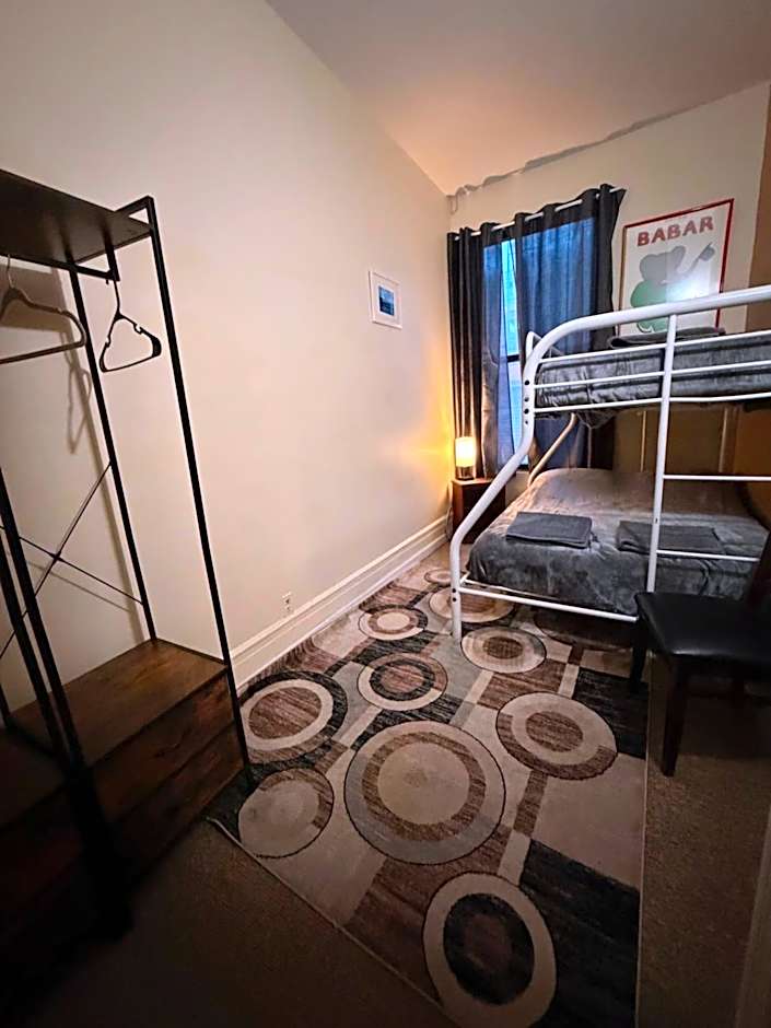 Macaw Guest House