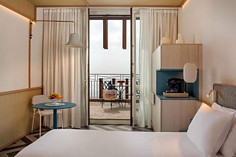 Premium Twin Room with Sea View