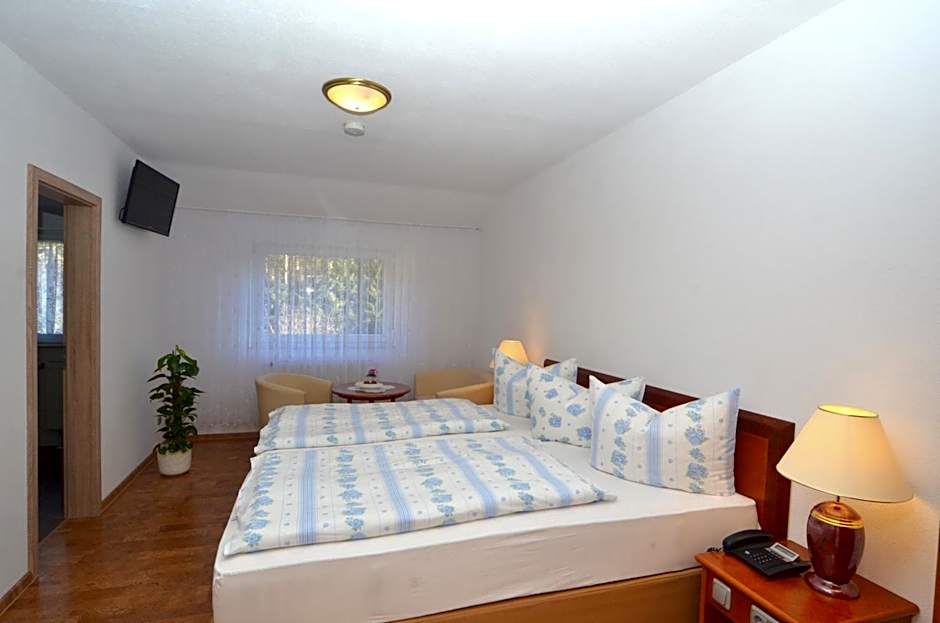 Land-Hotel Am Wald Garni