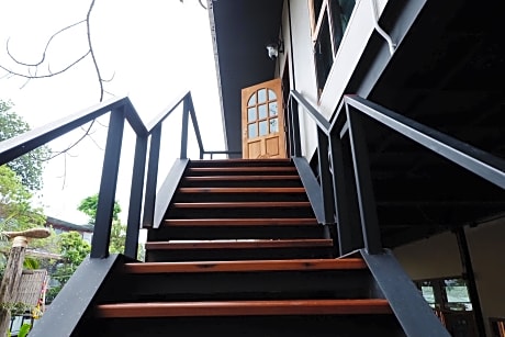 1 Person in 6-Bed Dormitory with Shared Bathroom and without Air Conditioning - Mixed