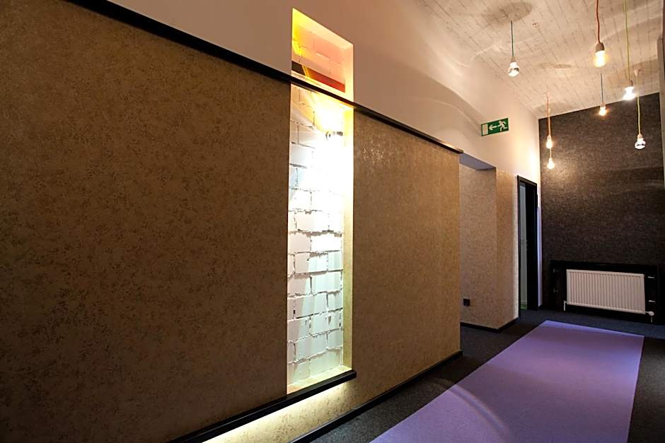 Hotel Cristall - Frankfurt City