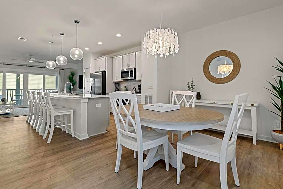 Cambridge Reserve at Bermuda Bay by KEES Vacations