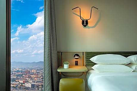 Standard King Room with Roll-in Shower - Mobility Accessible