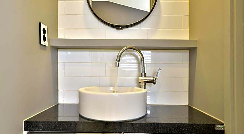 With U Hotel & Guesthouse