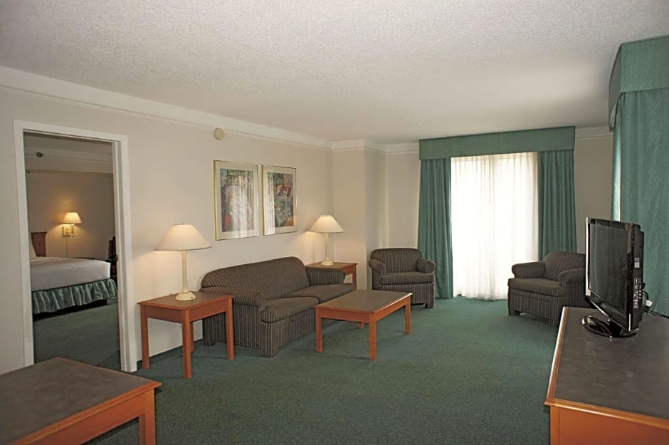 La Quinta Inn & Suites by Wyndham Tampa Bay Pinellas Park Clearw