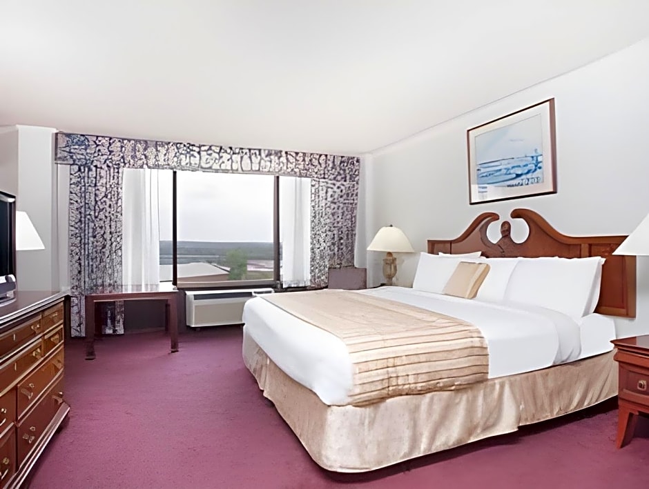 Ramada Hotel & Conf Center by Wyndham Augusta Downtown – Augusta, GA