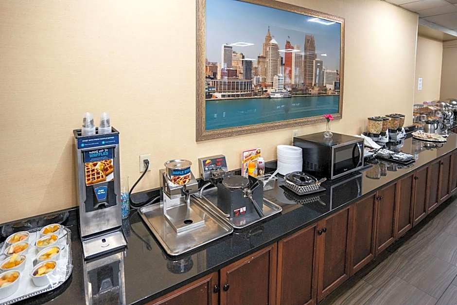 Clarion Hotel Detroit Metro Airport