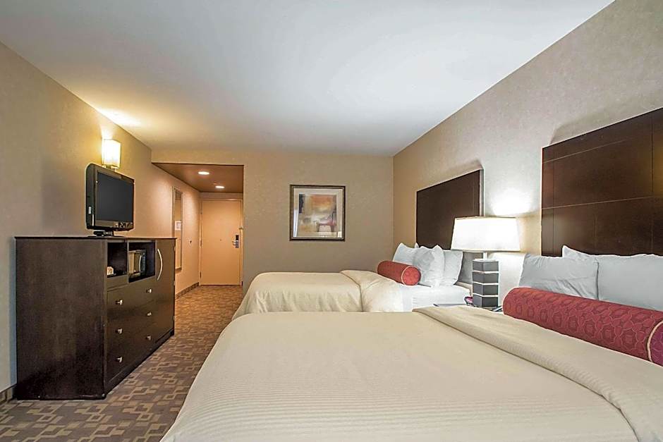Clarion Inn Elmhurst - Oak Brook Near I-88, I-290, I-294