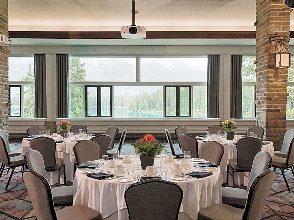 Fairmont Jasper Park Lodge