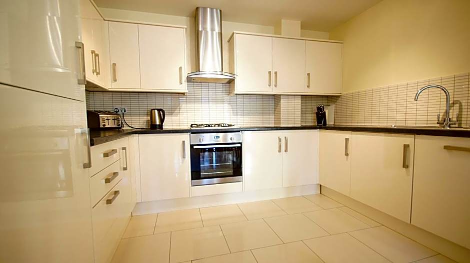 Crompton Court Apartments